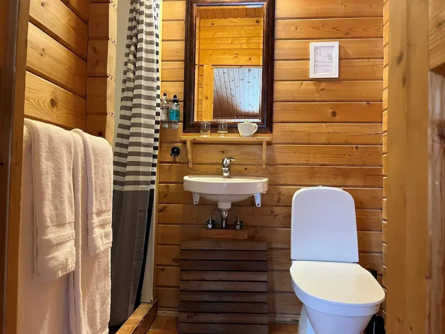 Farmhotel Efstidalur