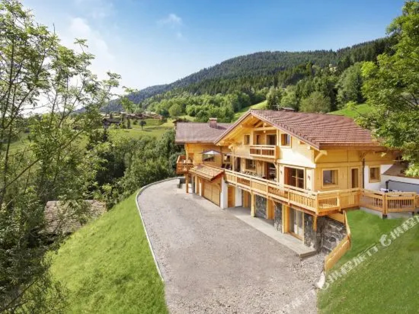 Chalet Caramel - OVO Network