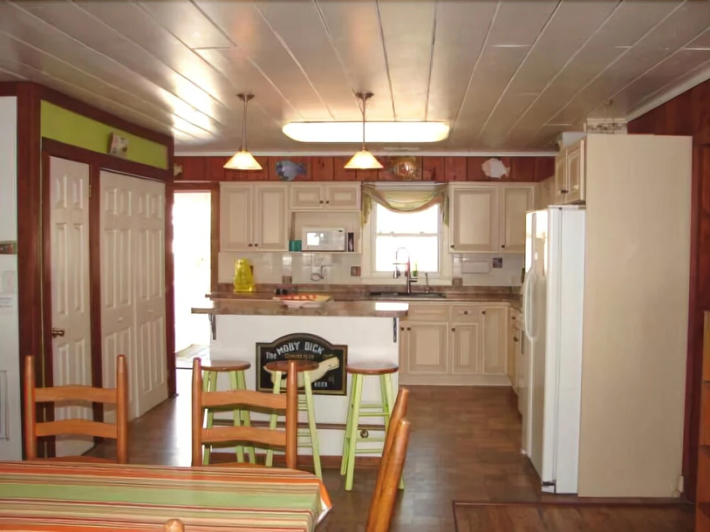 Conch Out - 4 Br home by RedAwning