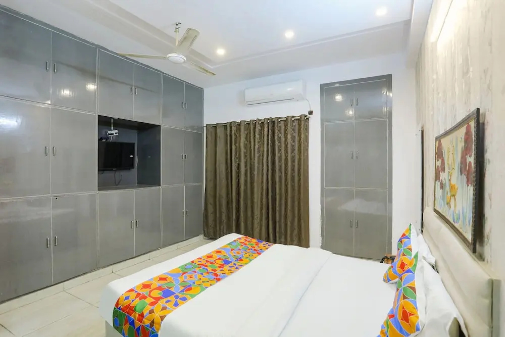 FabHotel Comfirt Inn