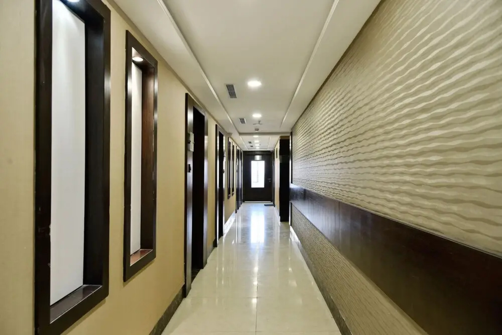 Capital O 31030 Crystal Park Kishangarh