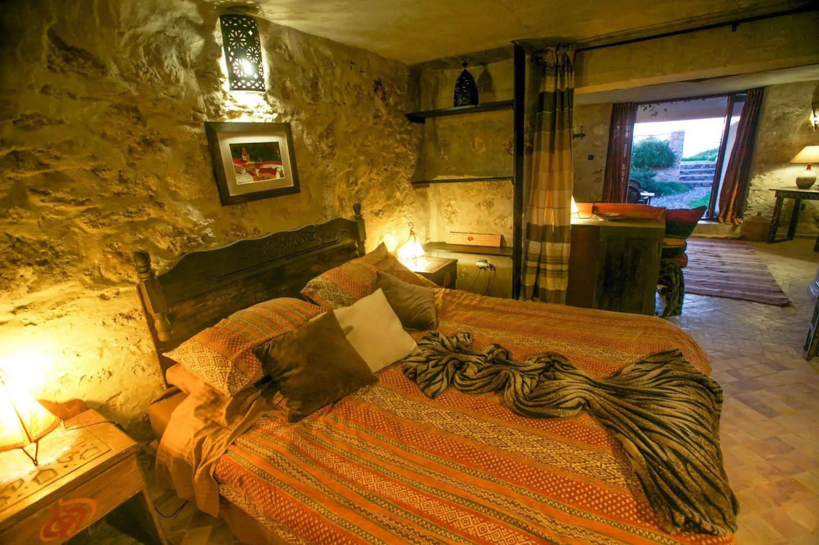 Dar Danse The Bubble On The Beach