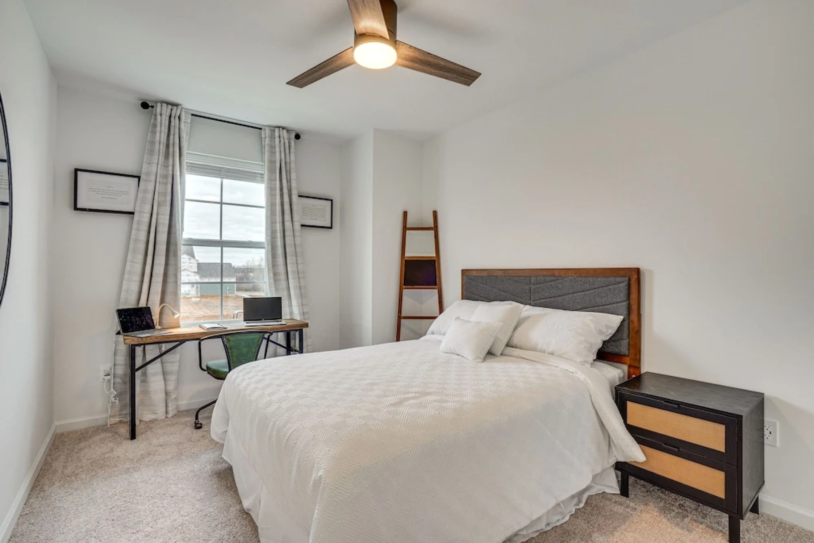 Charles Town Townhome: 9 Mi to Harpers Ferry