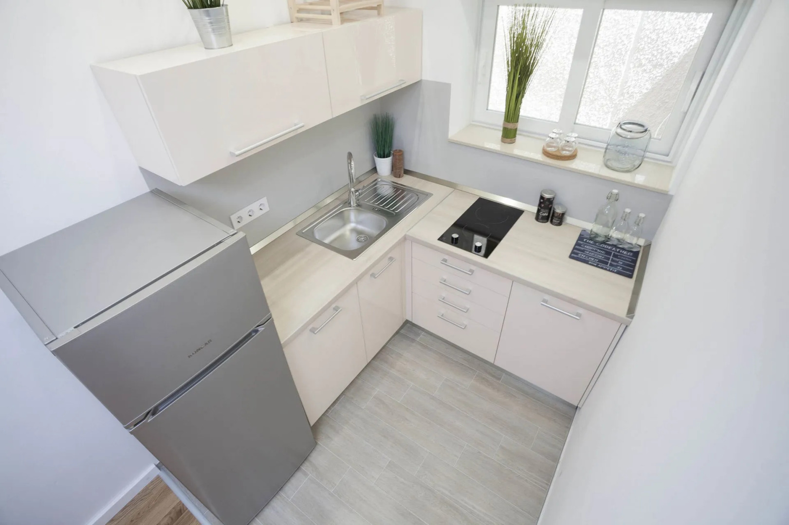 Apartment Maja - 50 m from beach : A2 Makarska, Riviera Makarska