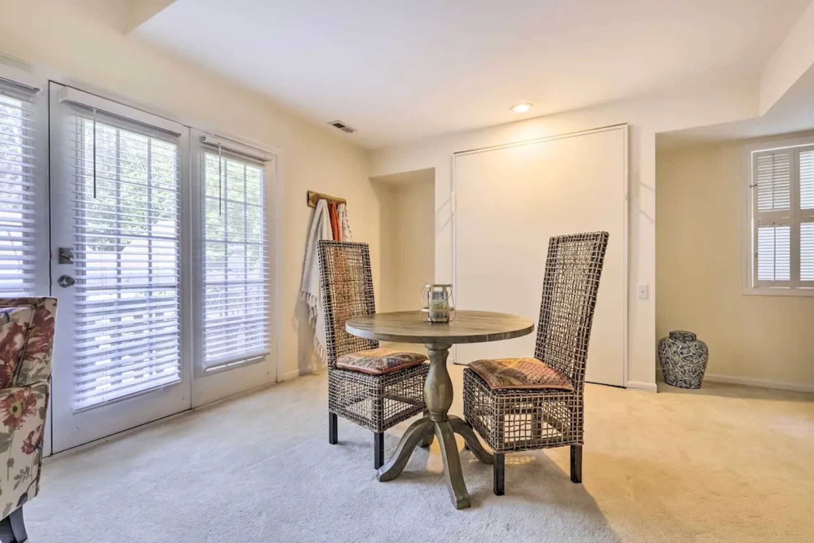 Lovely Norwich Villa, On Golf Course w/ Amenities!