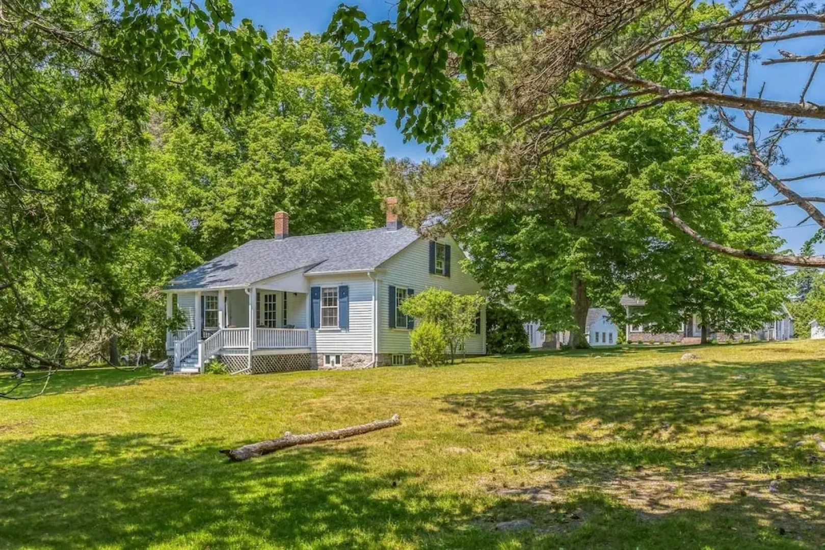Rustic Farmhouse 4 Bedroom Home by RedAwning