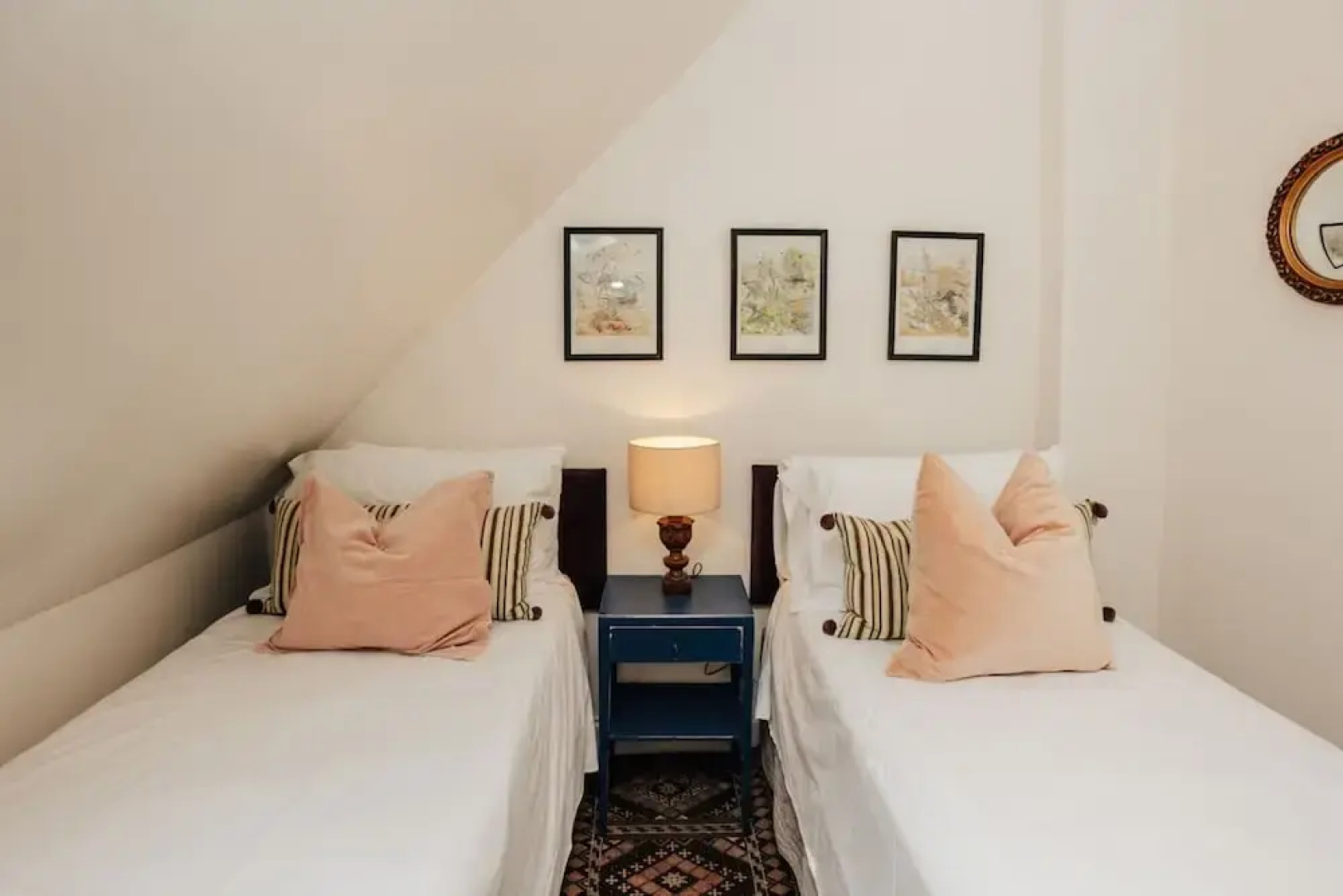 Vintage Chic Coach House
