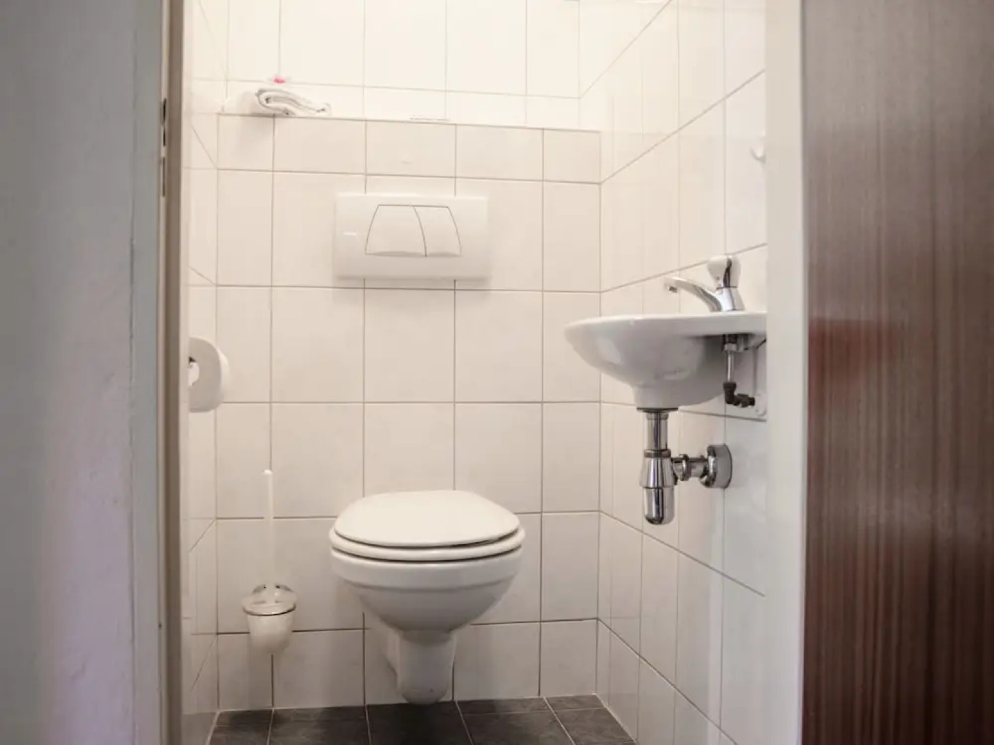 Beautiful Home With Lots of Privacy, in the Forest