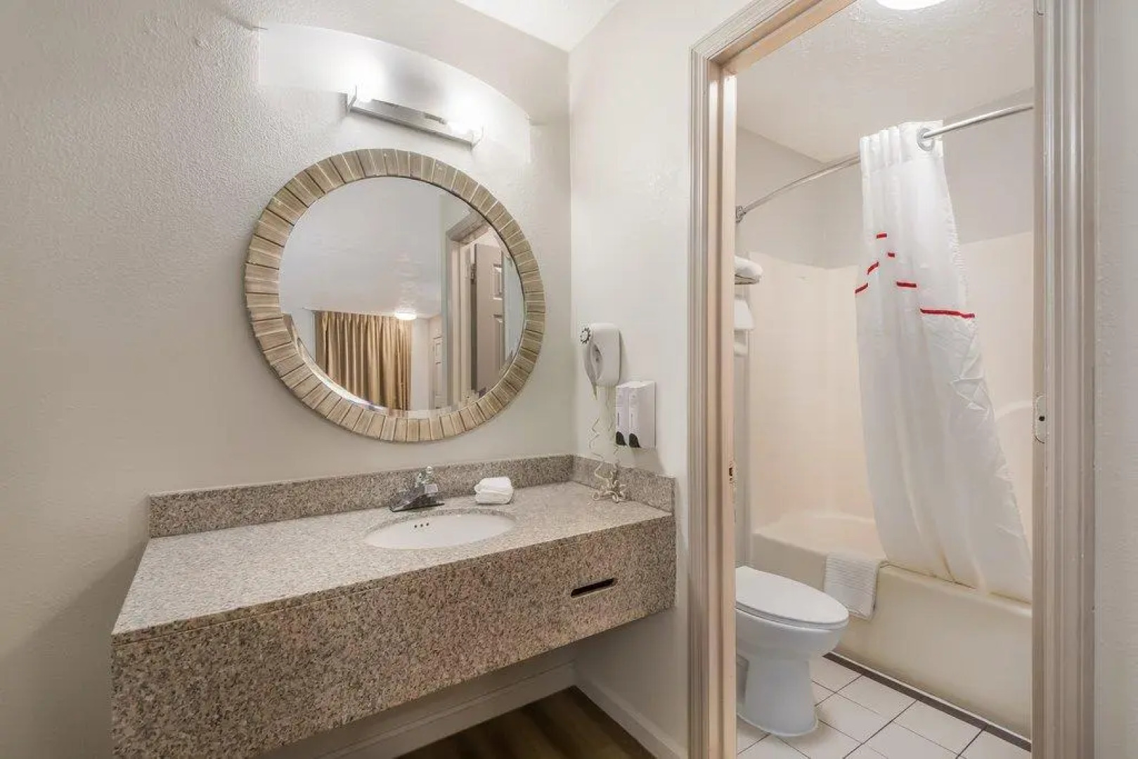 Red Roof Inn Crossville