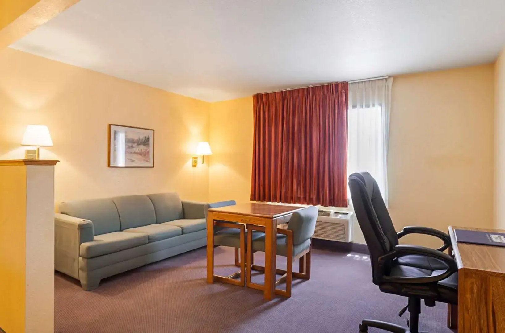 Rodeway Inn & Suites