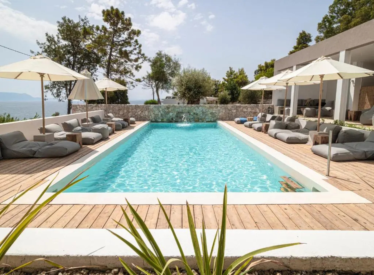 Arion Seaside Suites