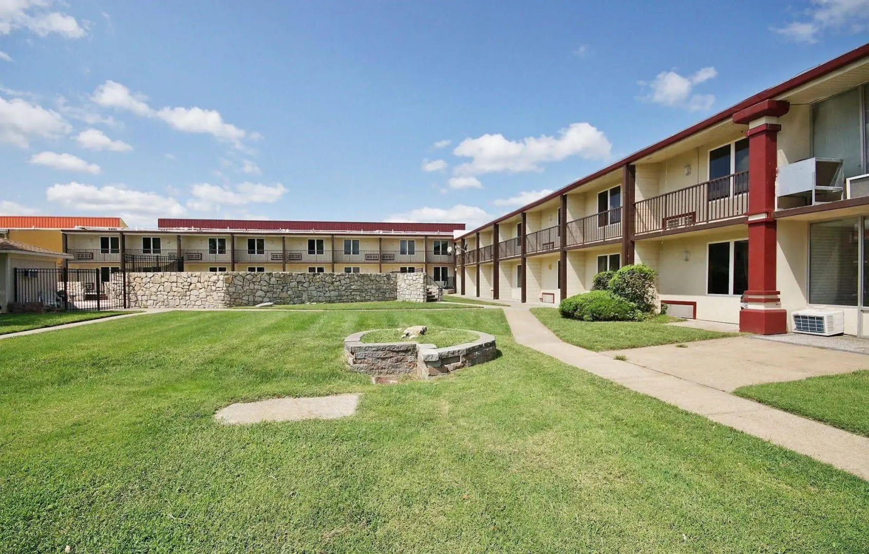 Countryside Suites Kansas City Independence I-70E Sports Complex Hotel