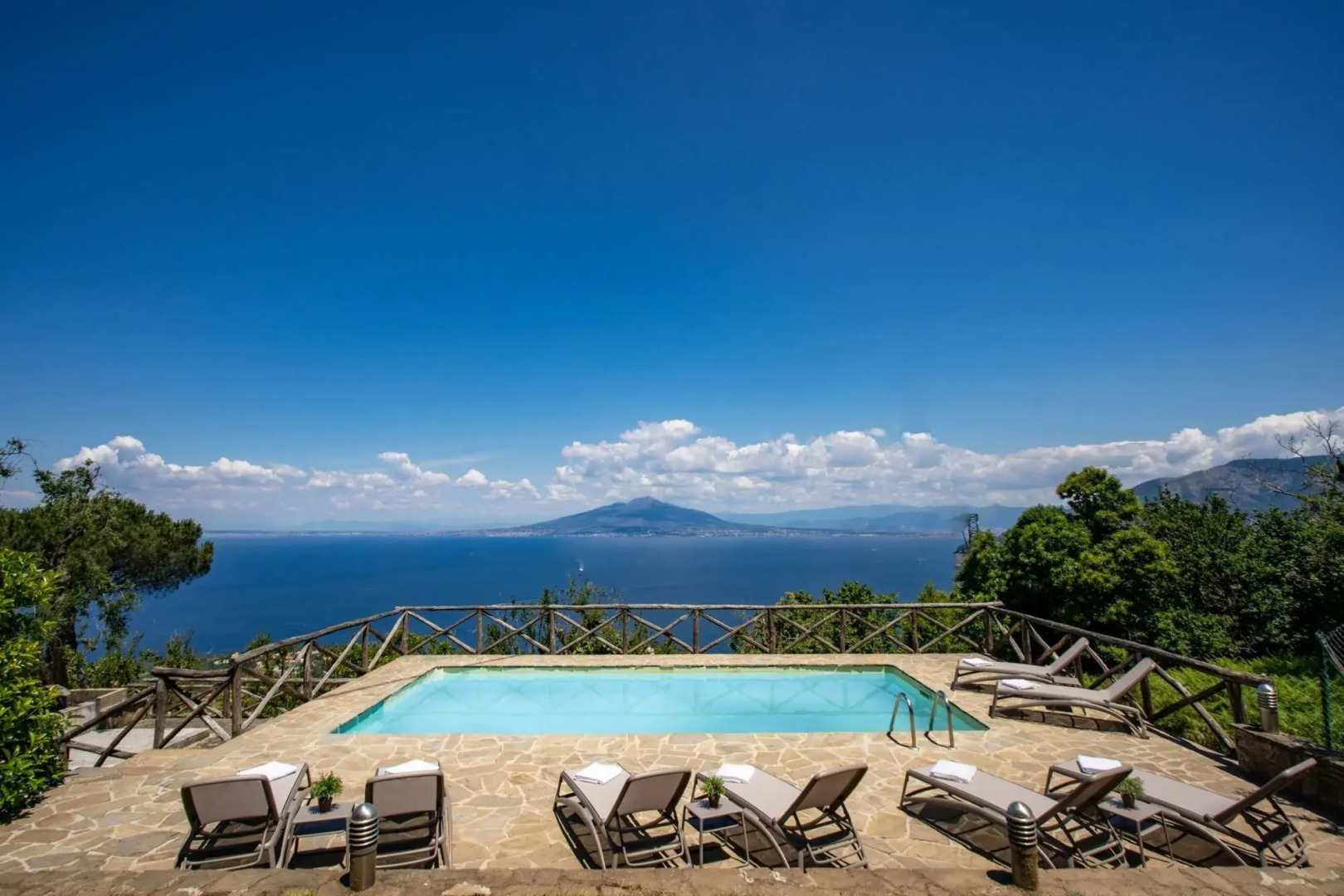 Villa Giulia amazing villa with pool, patio, bbq and sea views