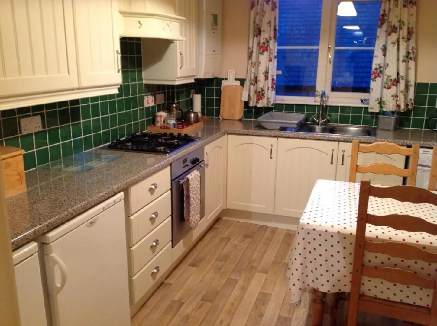 Wellingtonia Apartment