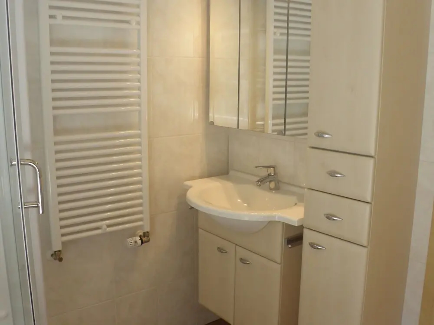 Tidy House With Sauna and Steam Bath, in a Forest