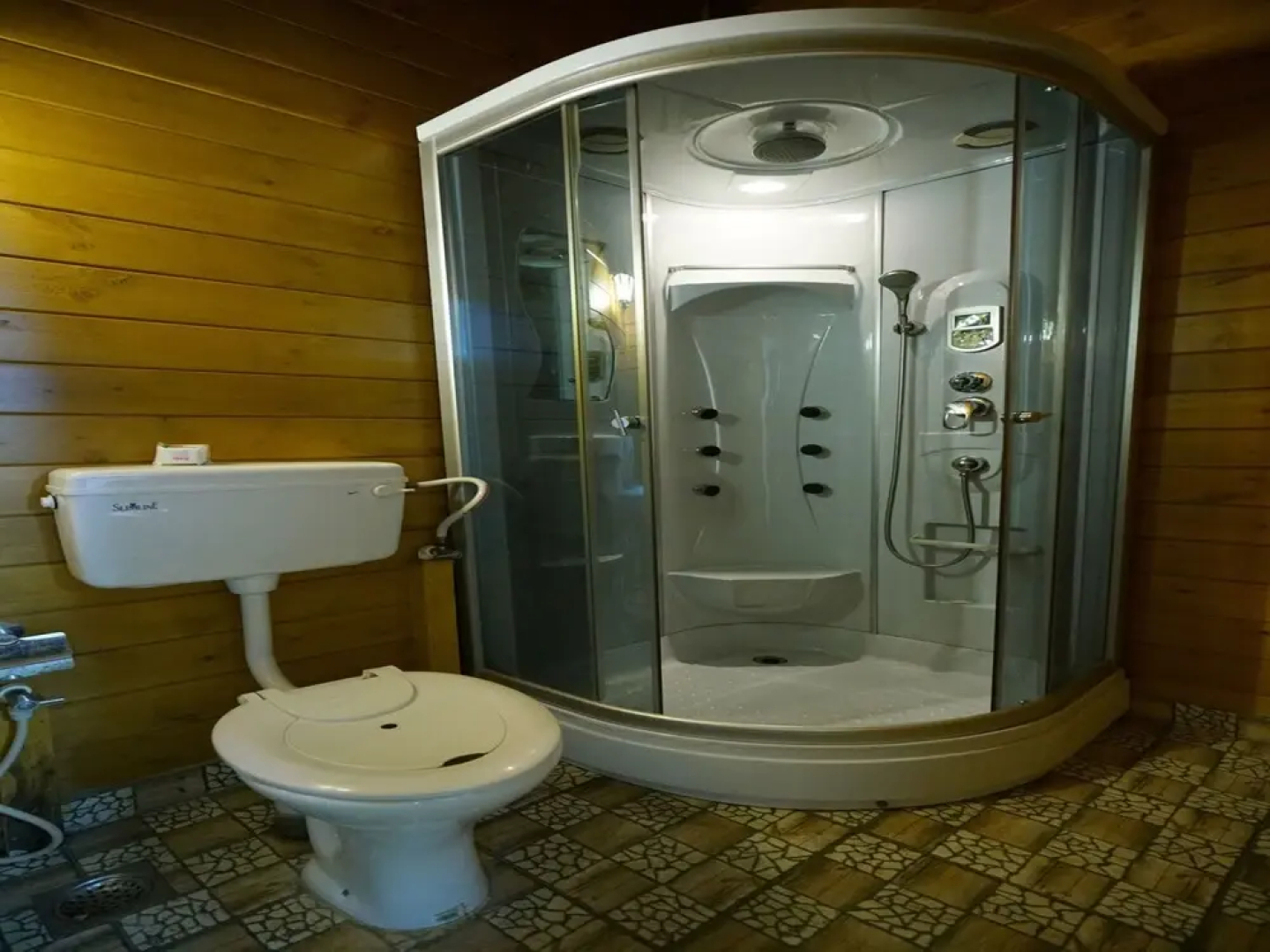 OYO 14514 Home Riverside Cottage Vyttila