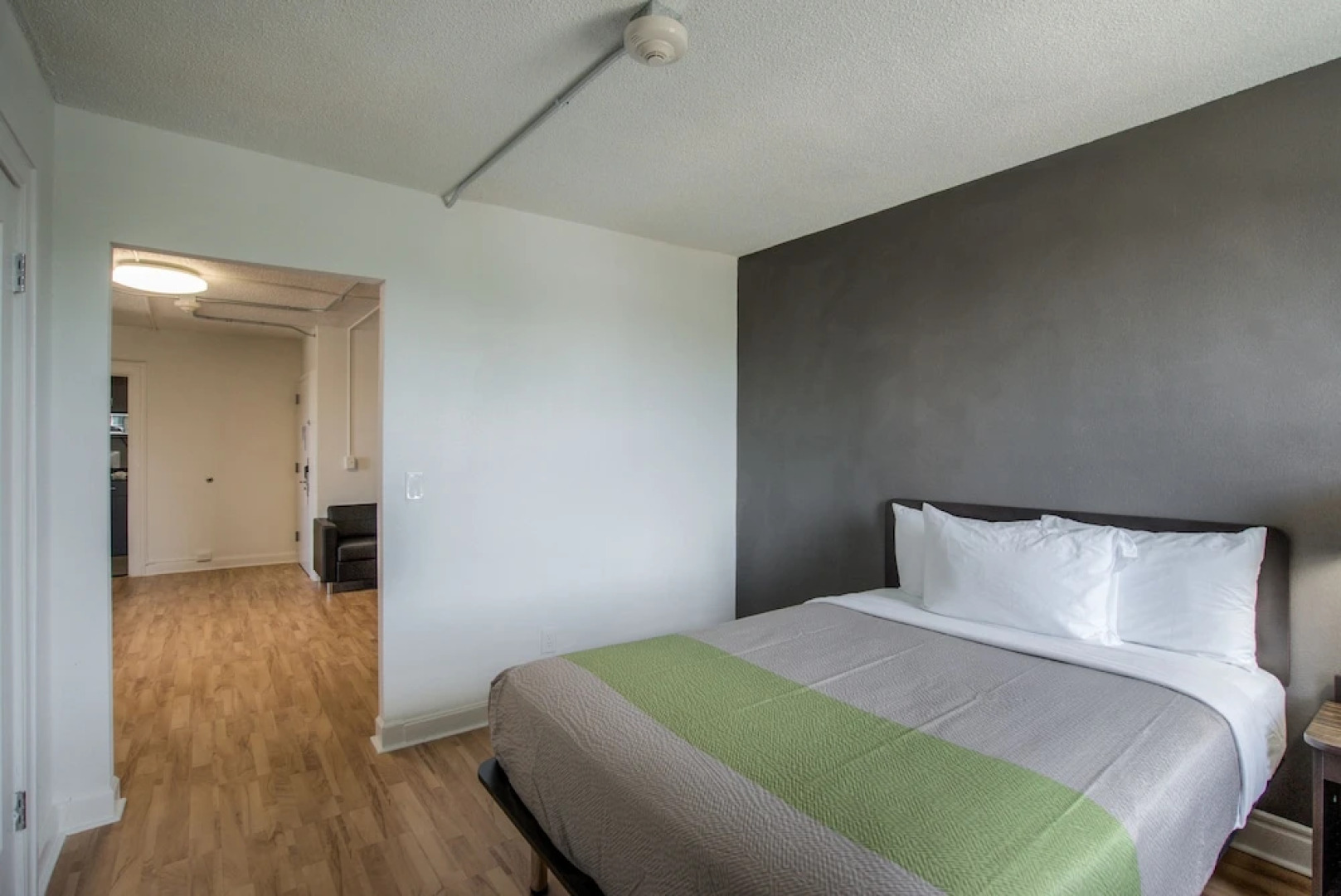 Studio 6 Kansas City, MO - Downtown