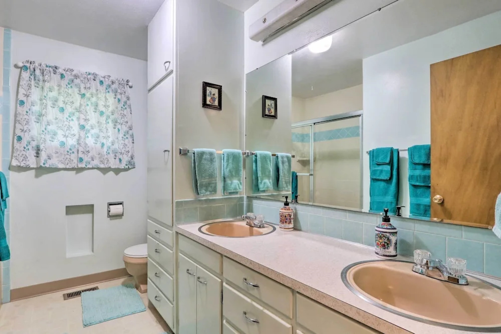 'honeysuckle on Hayden' Lakefront Home w/ Dock!