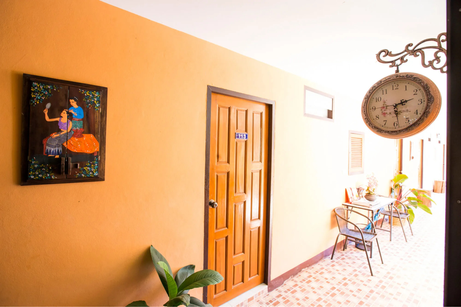 Banlanna Services Apartment
