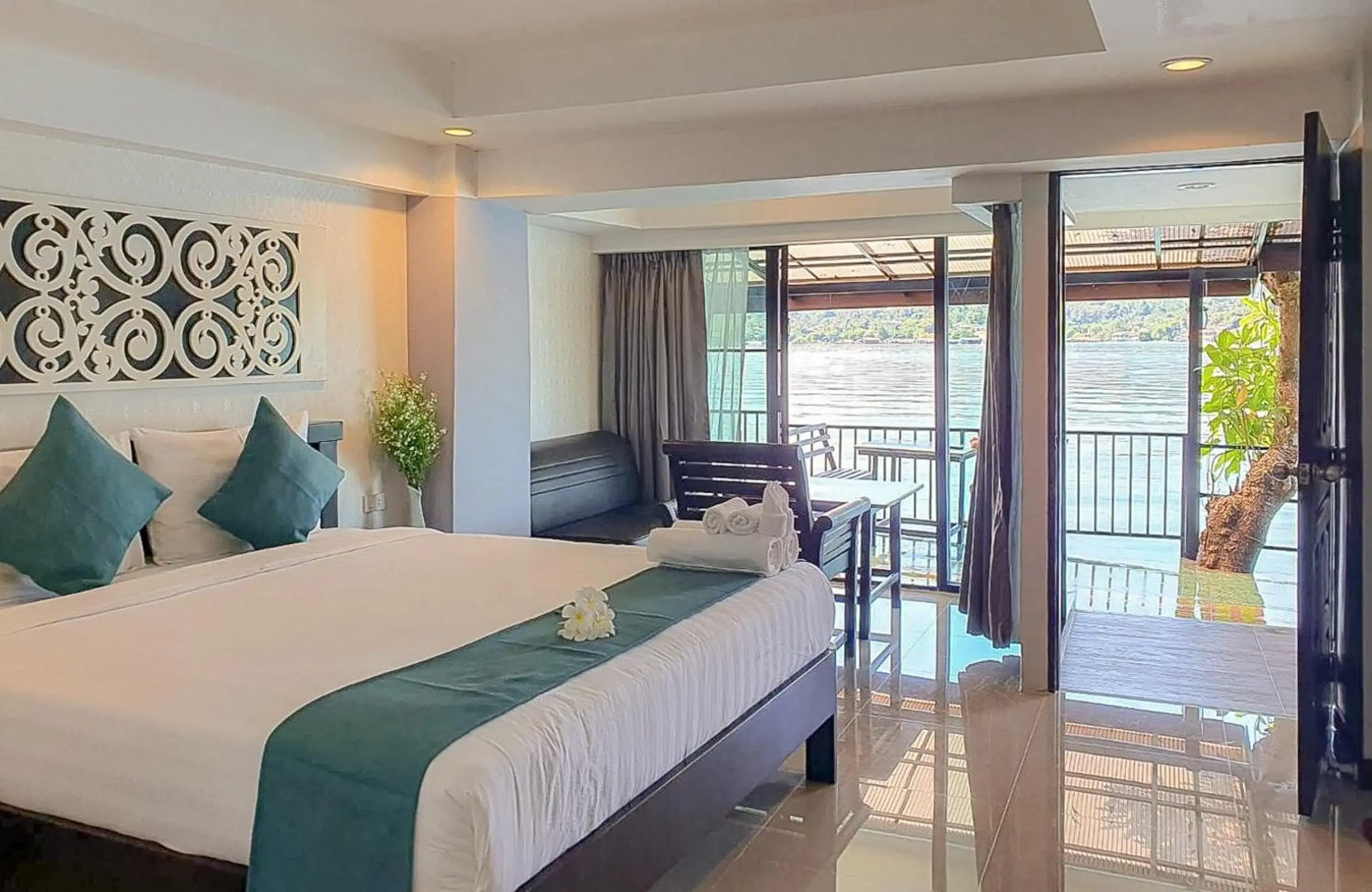 Phornpailin Riverside Resort