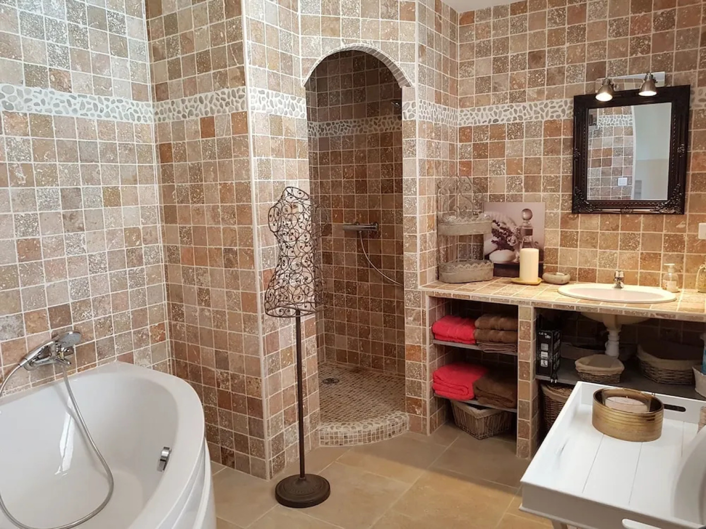 Modern Villa with Swimming Pool in Aups