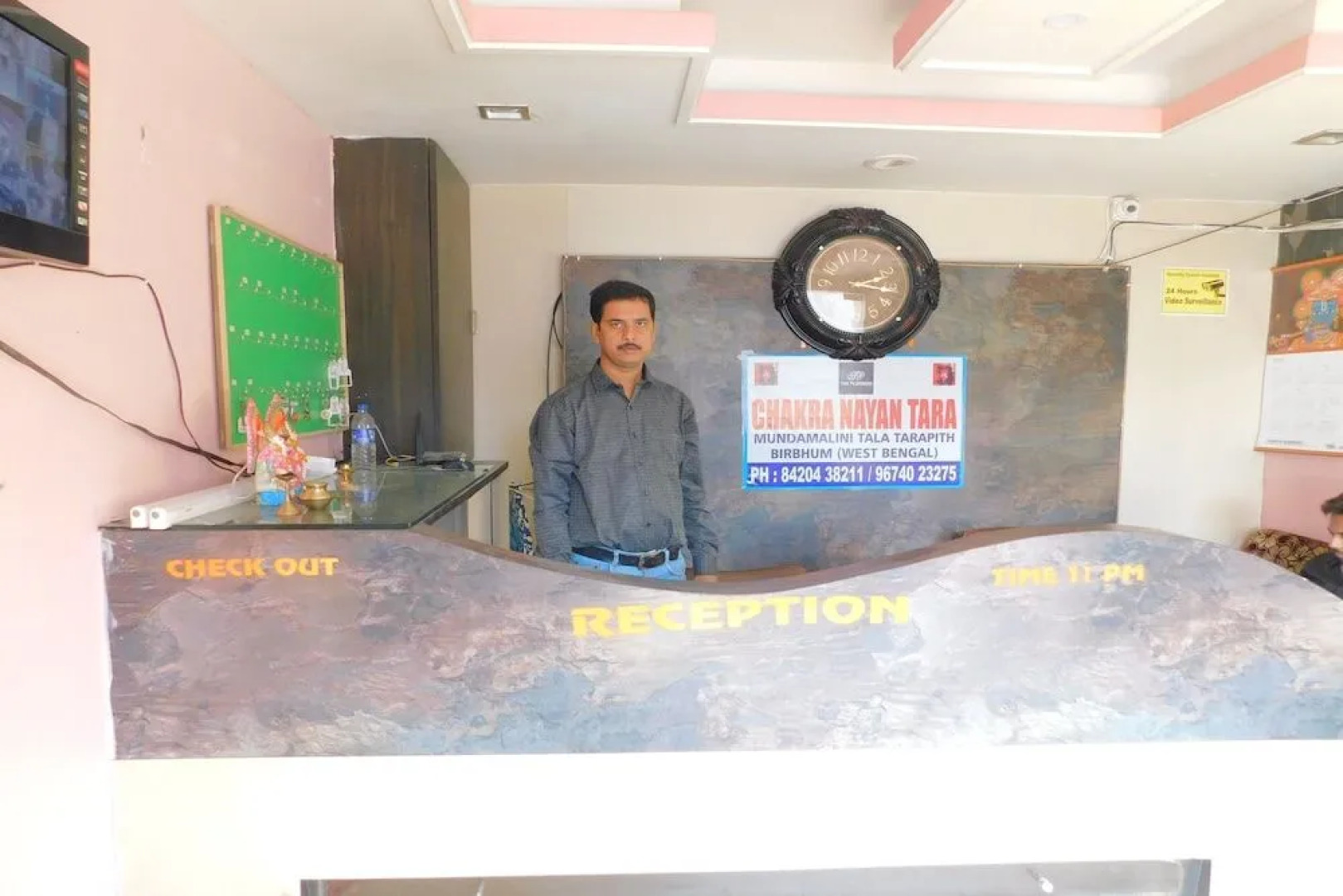 Capital O 16872 Chakra Nayan Tara