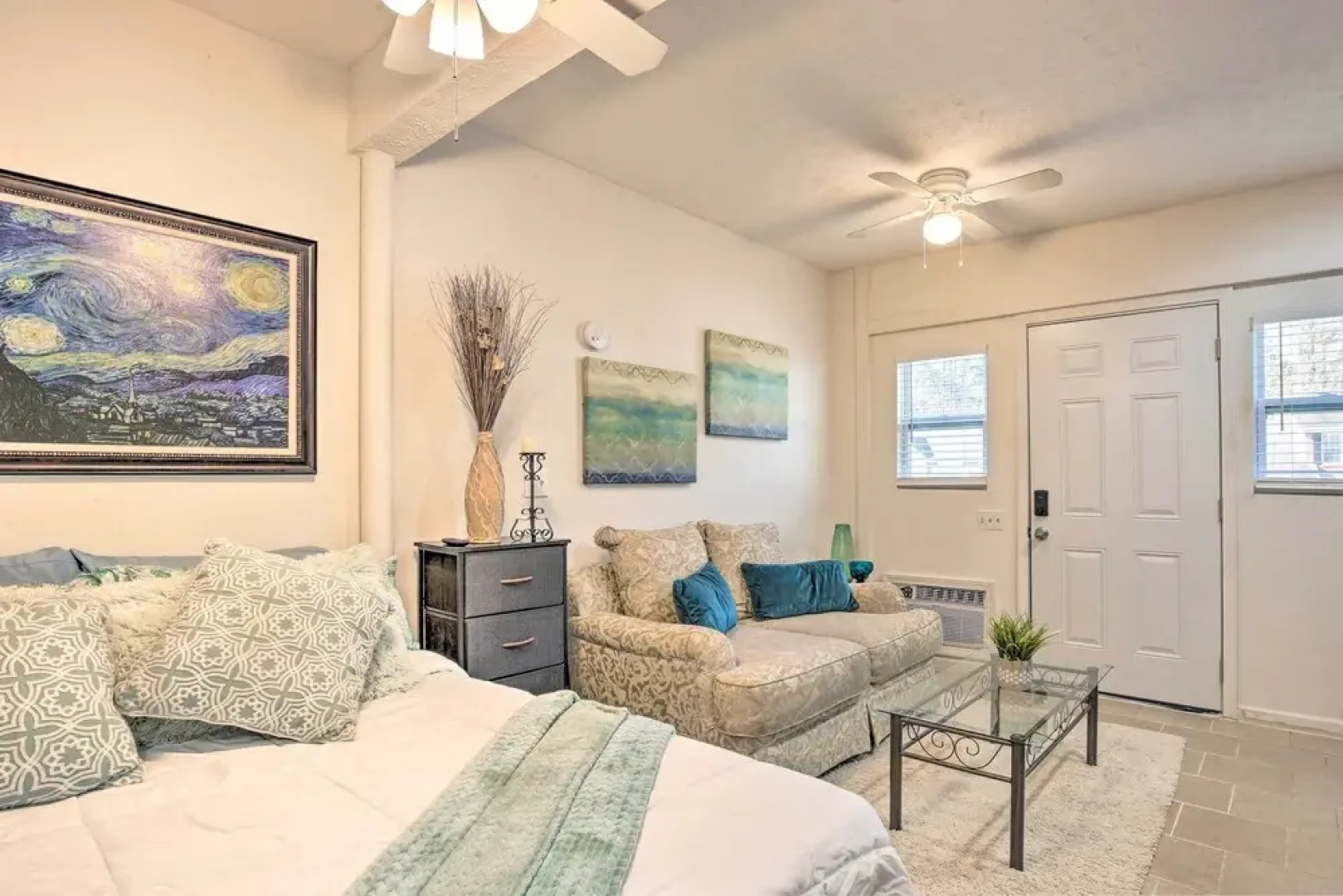 Updated Lithonia Cottage ~ 7 Mi to Stone Mtn!