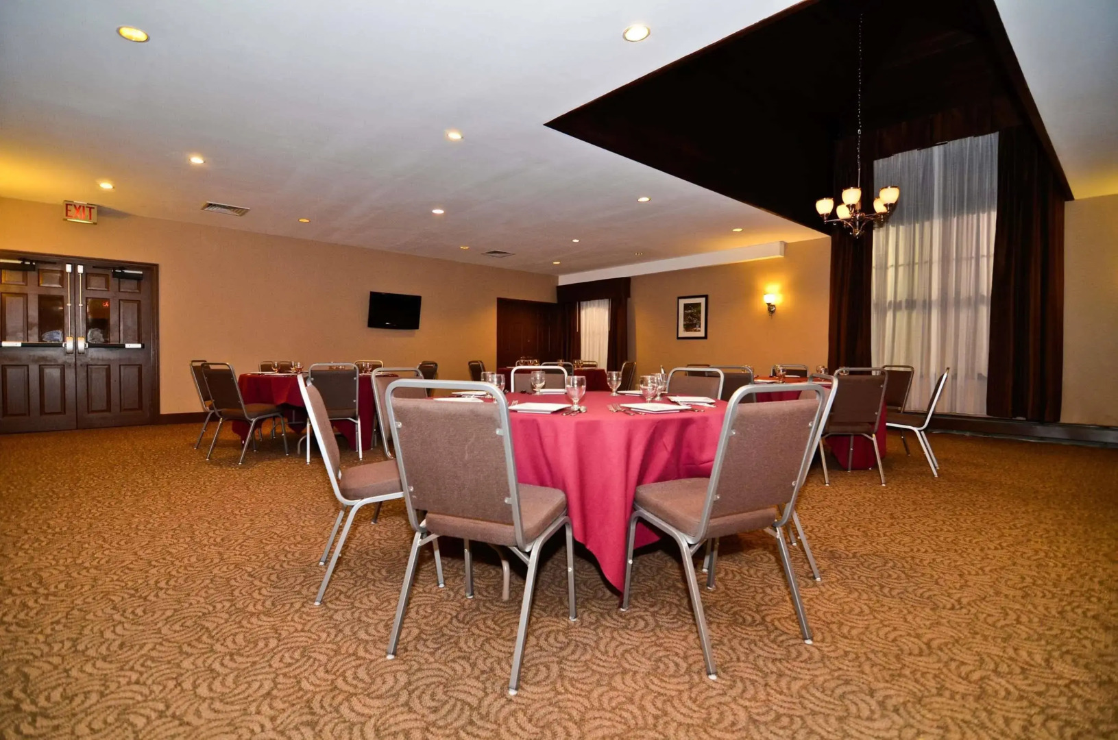 Best Western Plus The Inn & Suites At The Falls