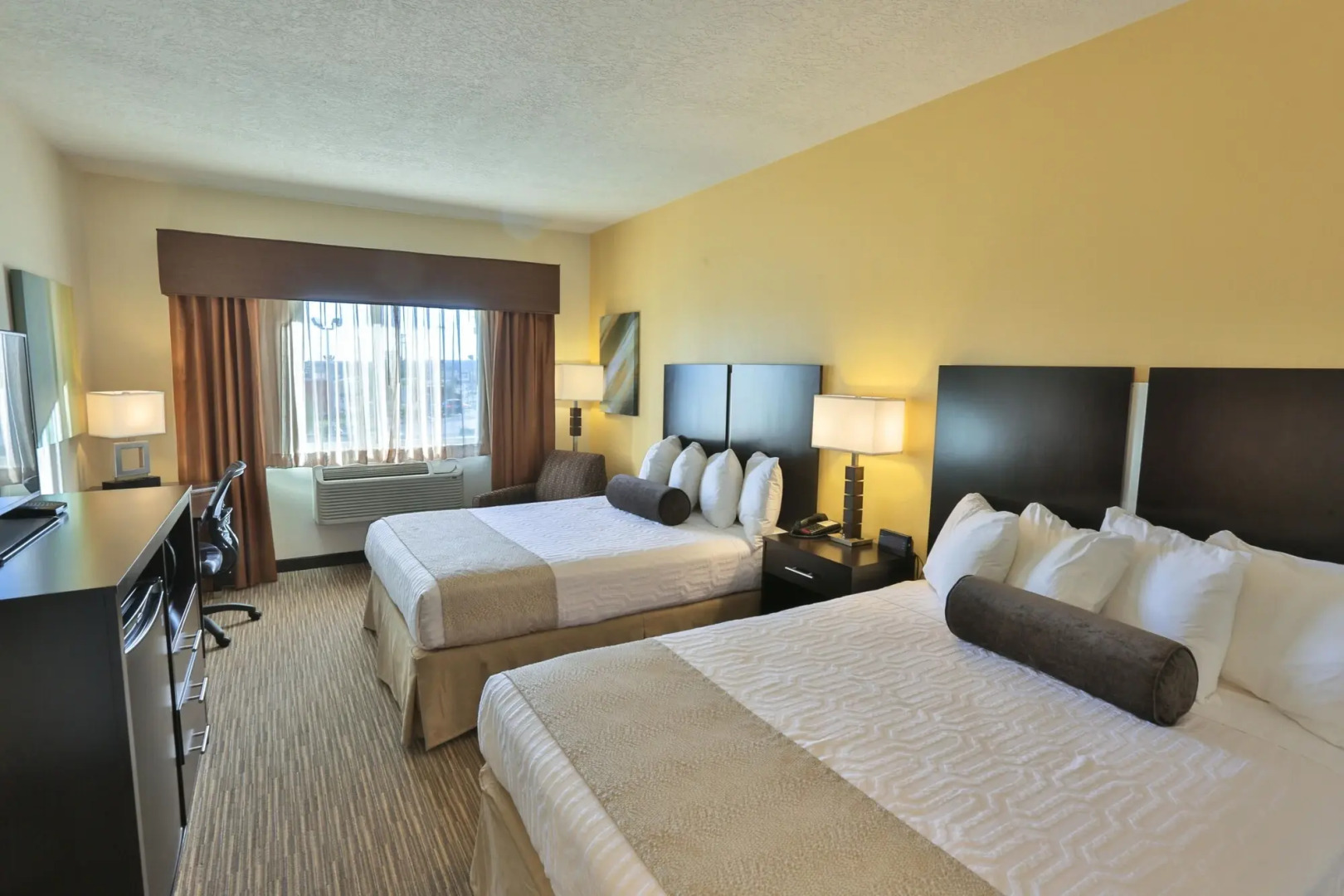 Best Western Plus The Four Corners Inn