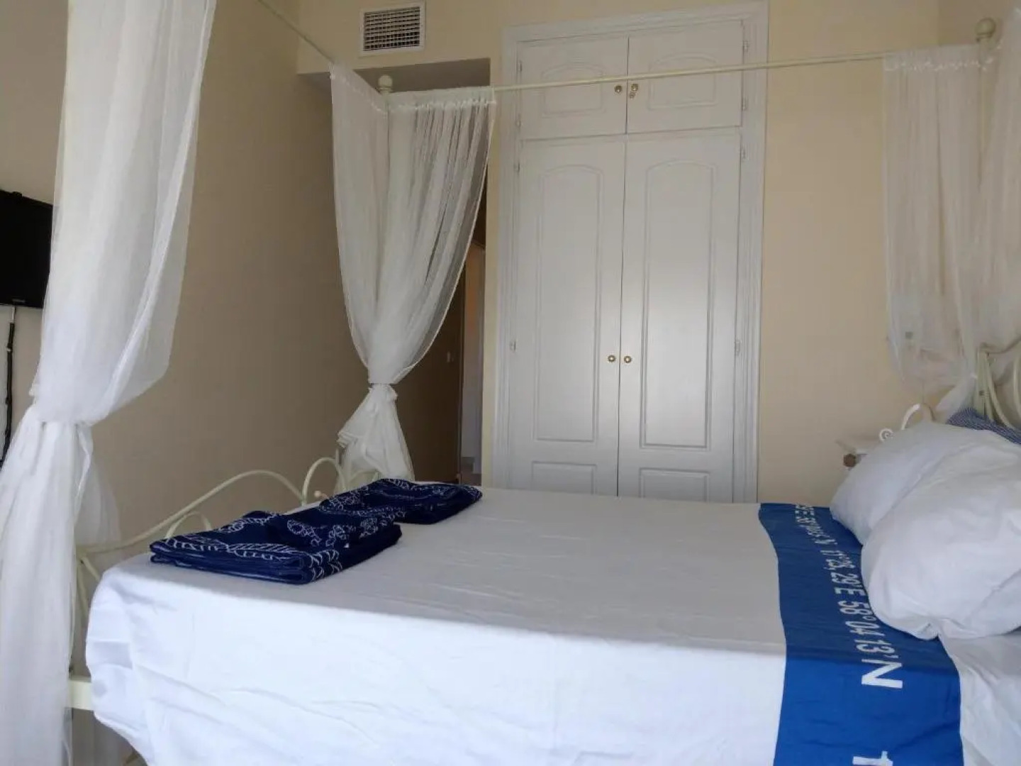 Marina De La Duquesa Apartment