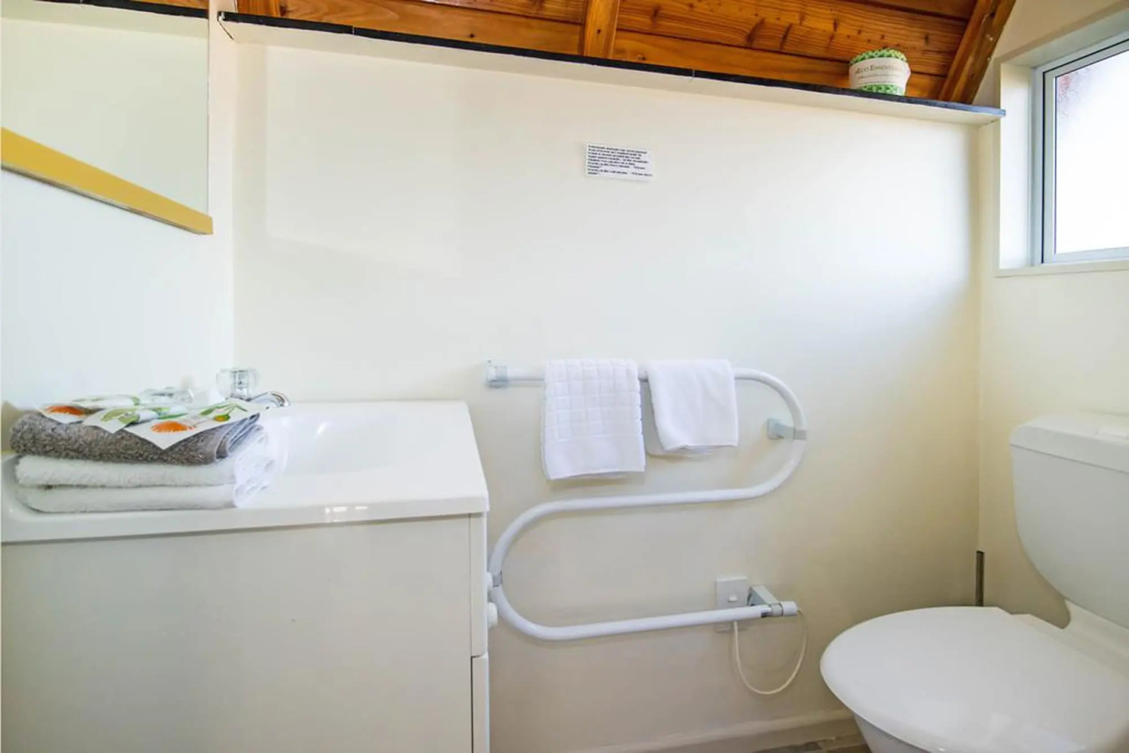 Mountain Chalets Motel