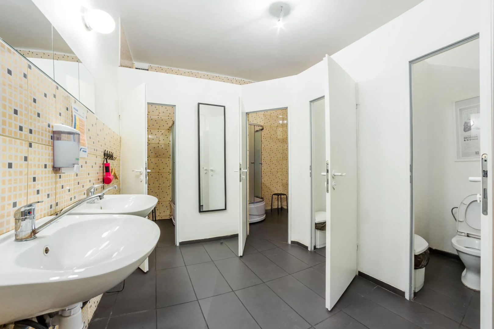 Hostel B&B&B&B&B - Adult Only