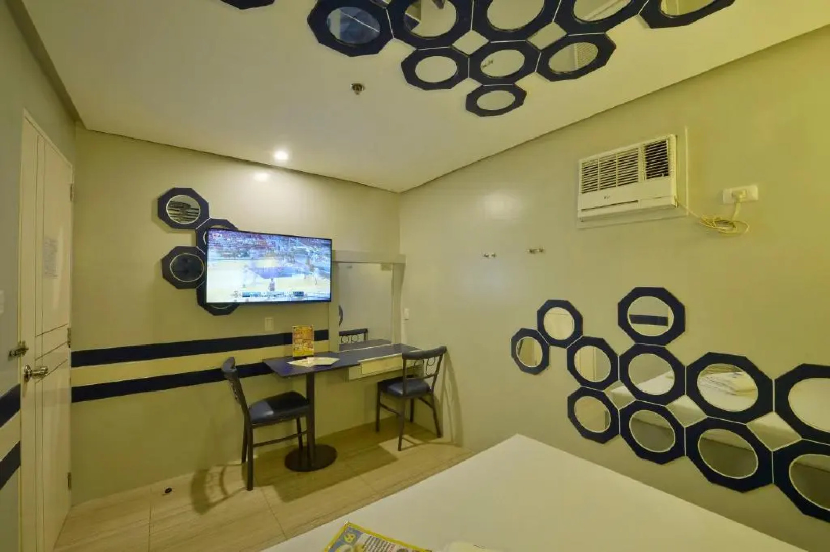 Hotel 99 Monumento Caloocan