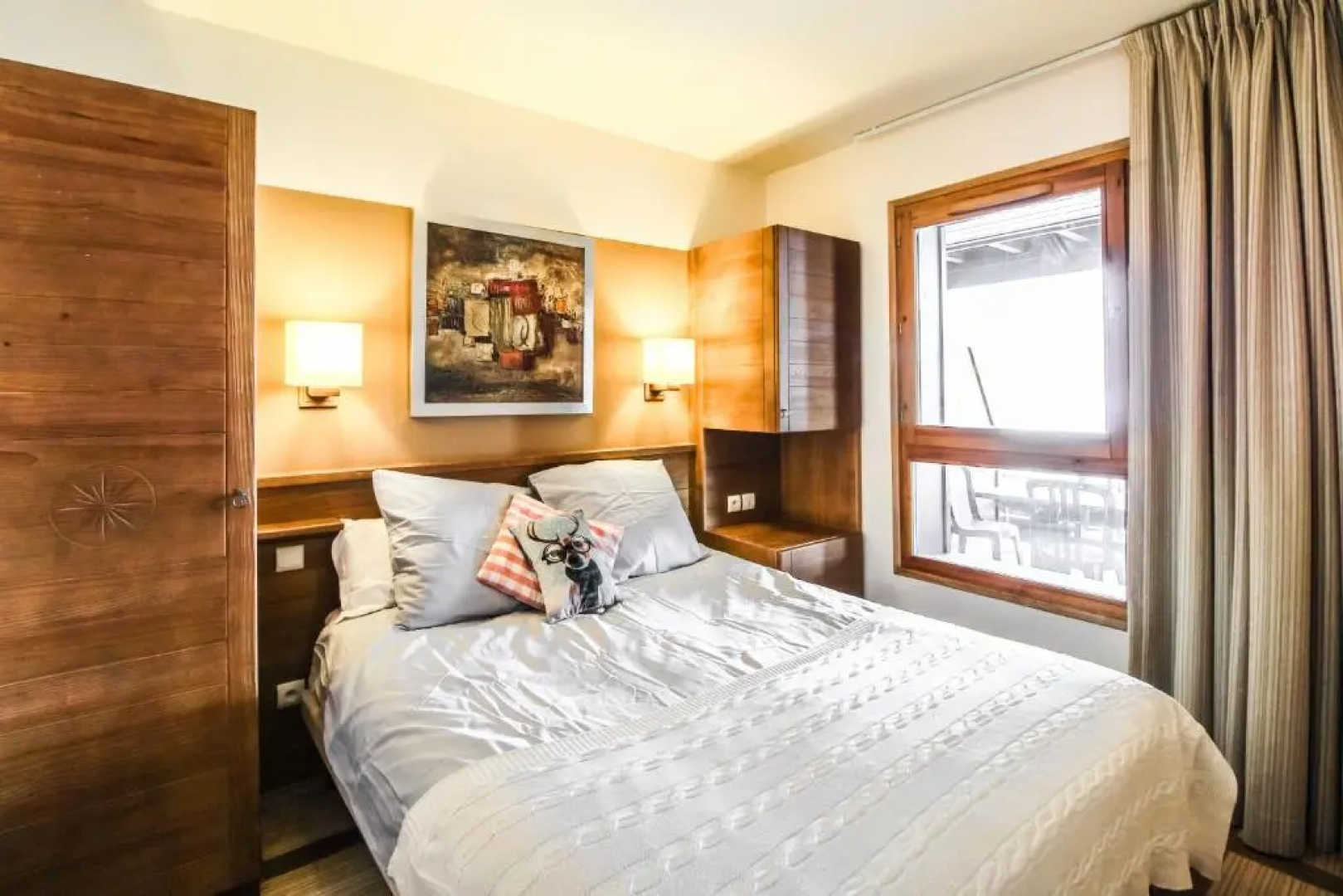 2 Bed Ski in and Ski out Luxury Apt in 5 star Residence