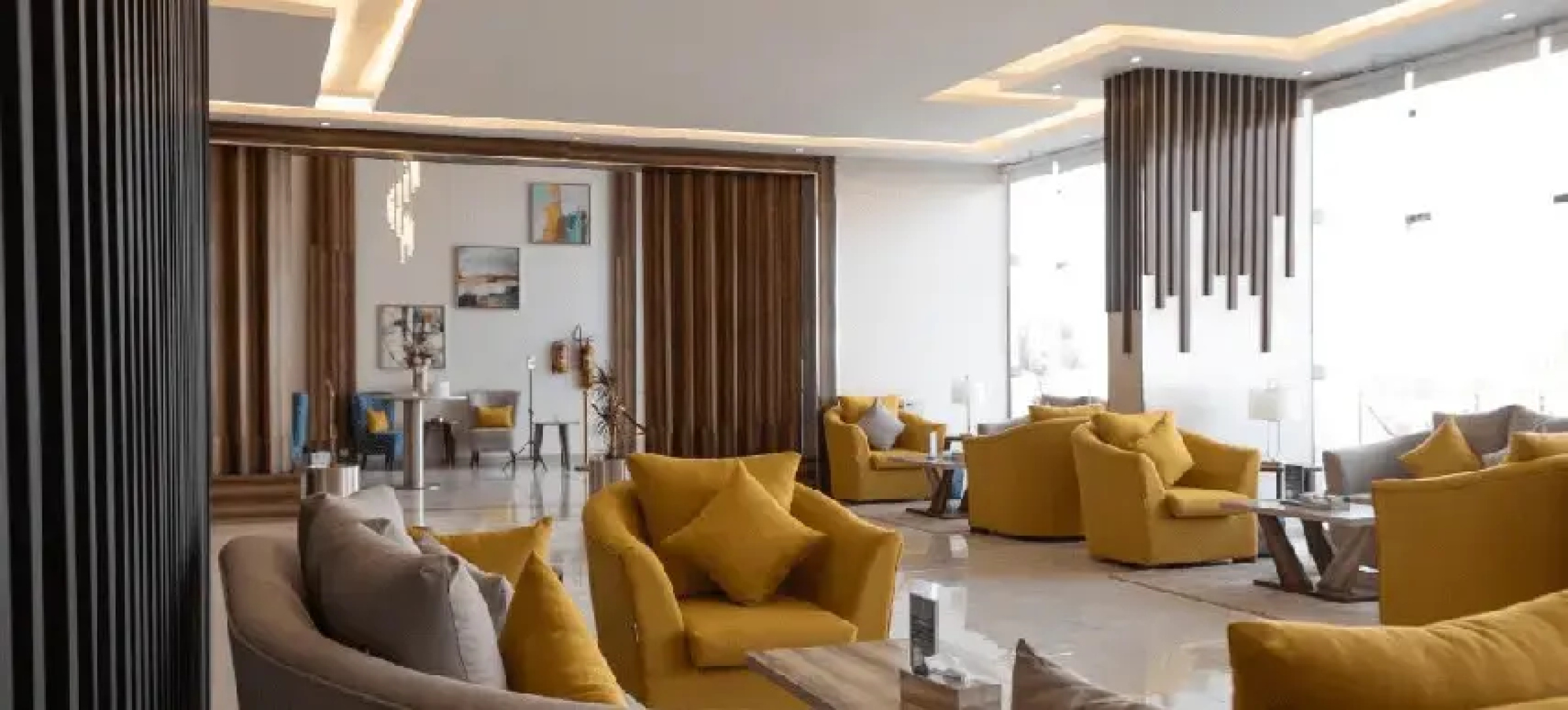 The Palace Hotel Suites 7