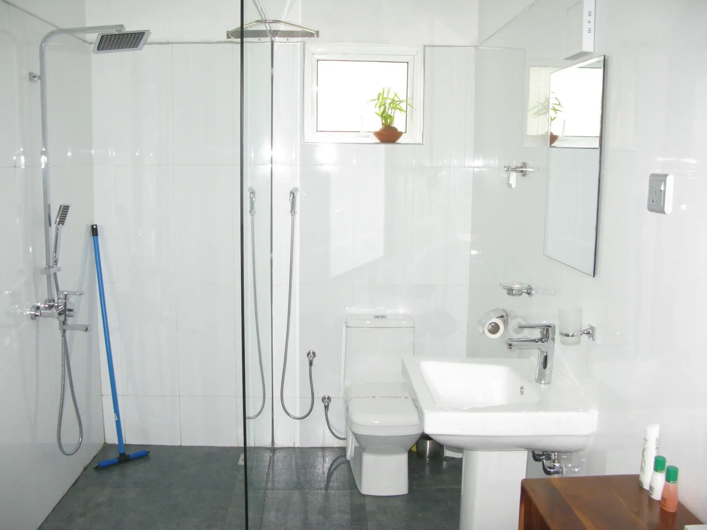 Anuhas Airport Villas