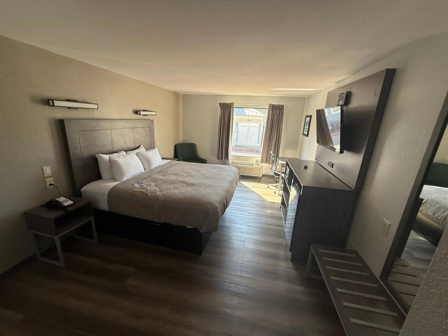 Quality Inn & Suites Biloxi - Ocean Springs