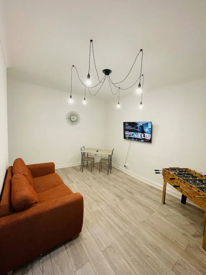 1 Bedroom Pet Friendly Apt Wd Free Wifi, Parking, Netflix & Pool Table. Sleeps 3