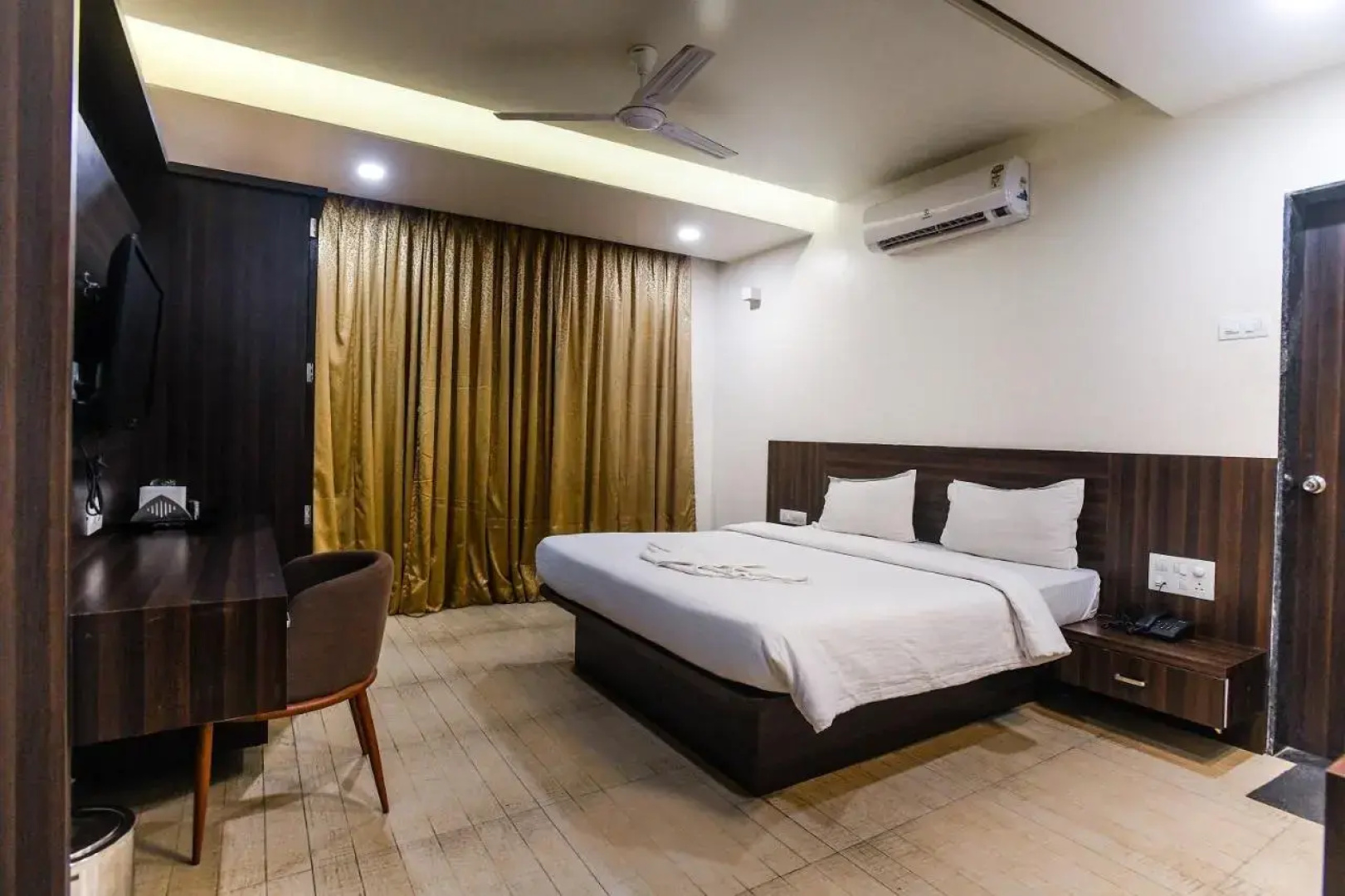 Hotel Manasi inn, Satara
