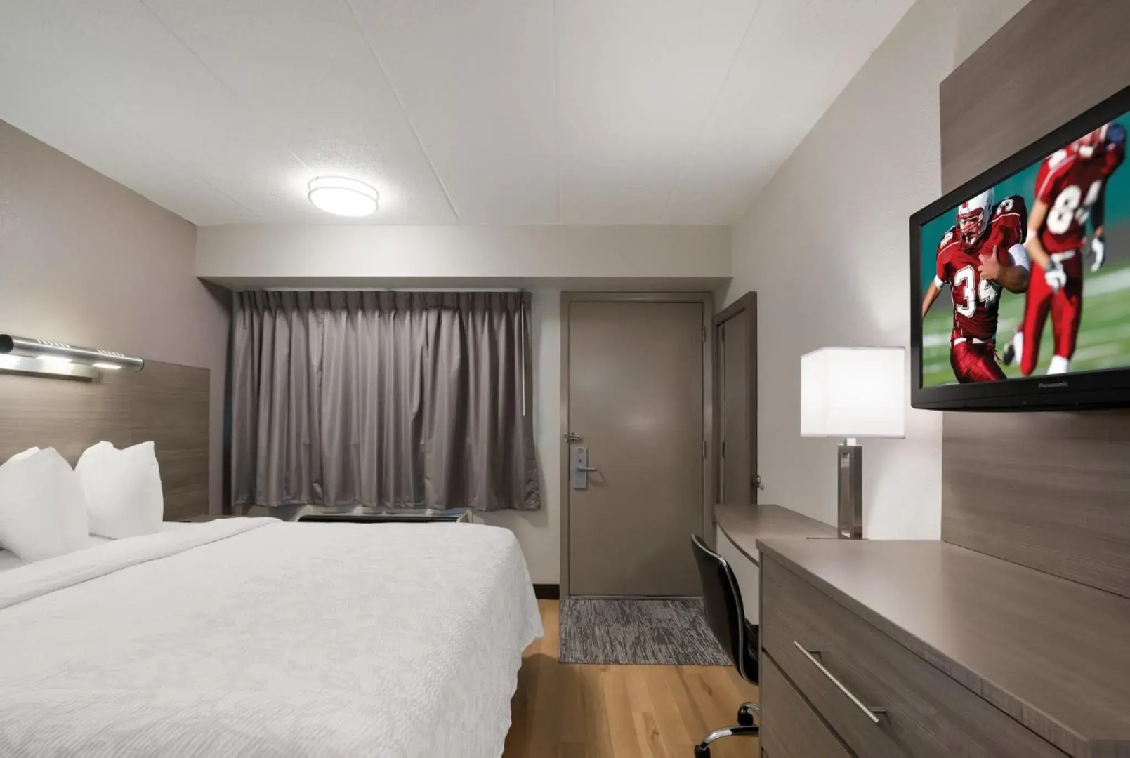 Red Roof Inn PLUS+ Chicago - Naperville