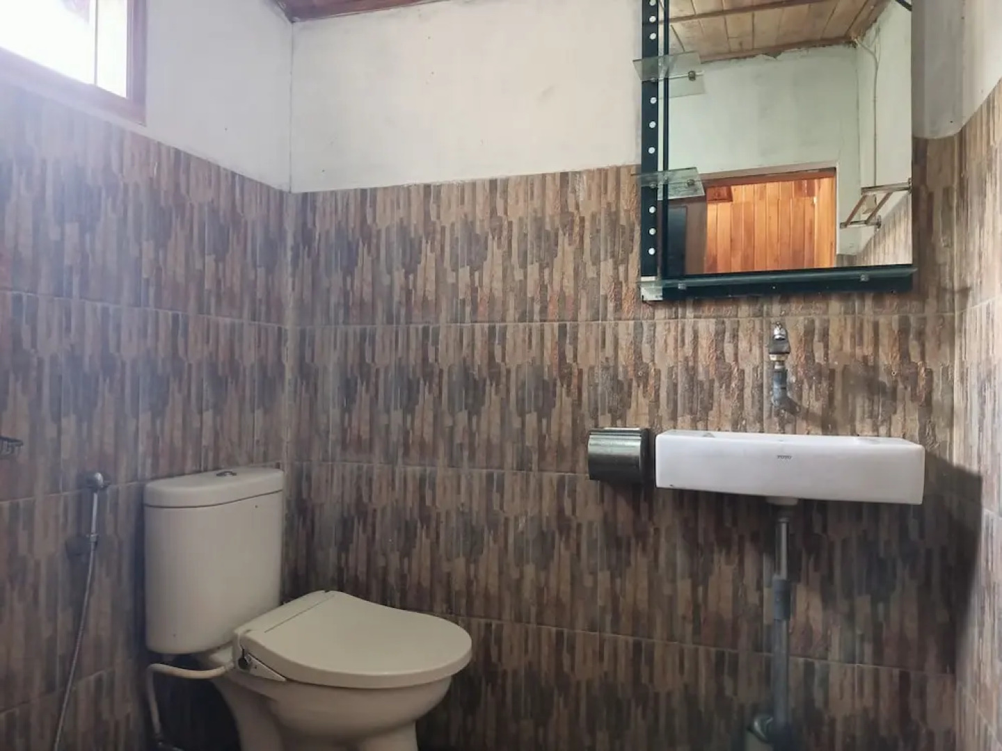 ADK Papandayan Homestay & Tour