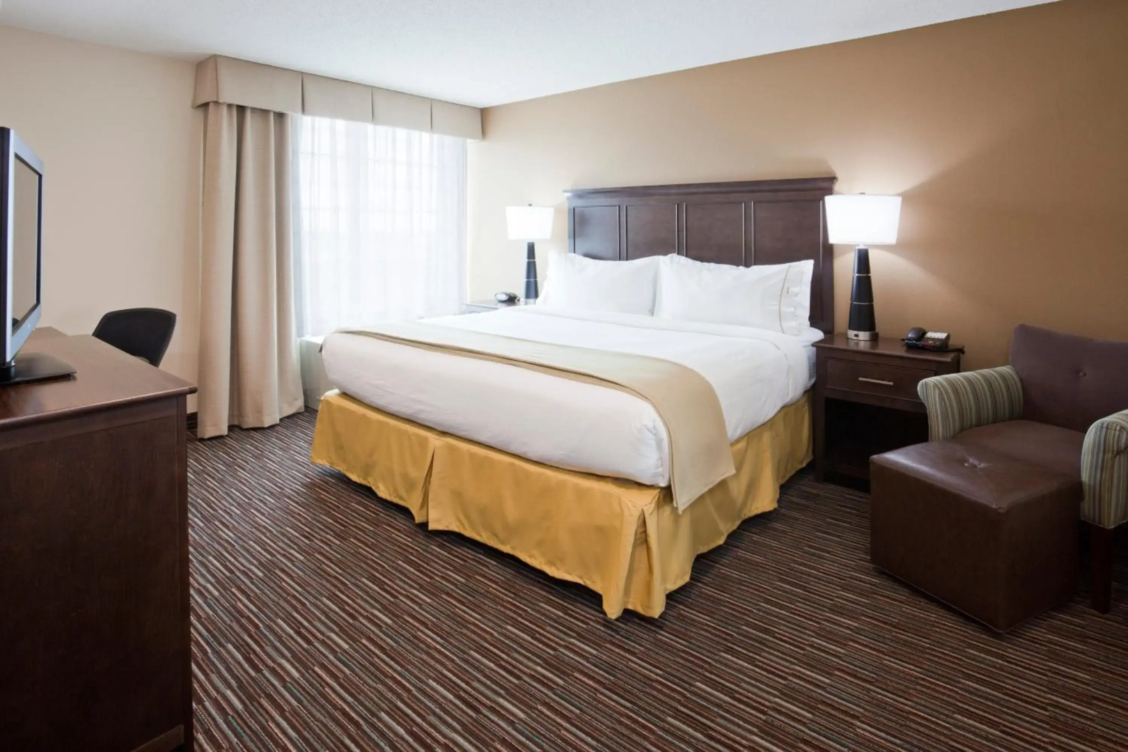 Holiday Inn Express & Suites Willmar by IHG