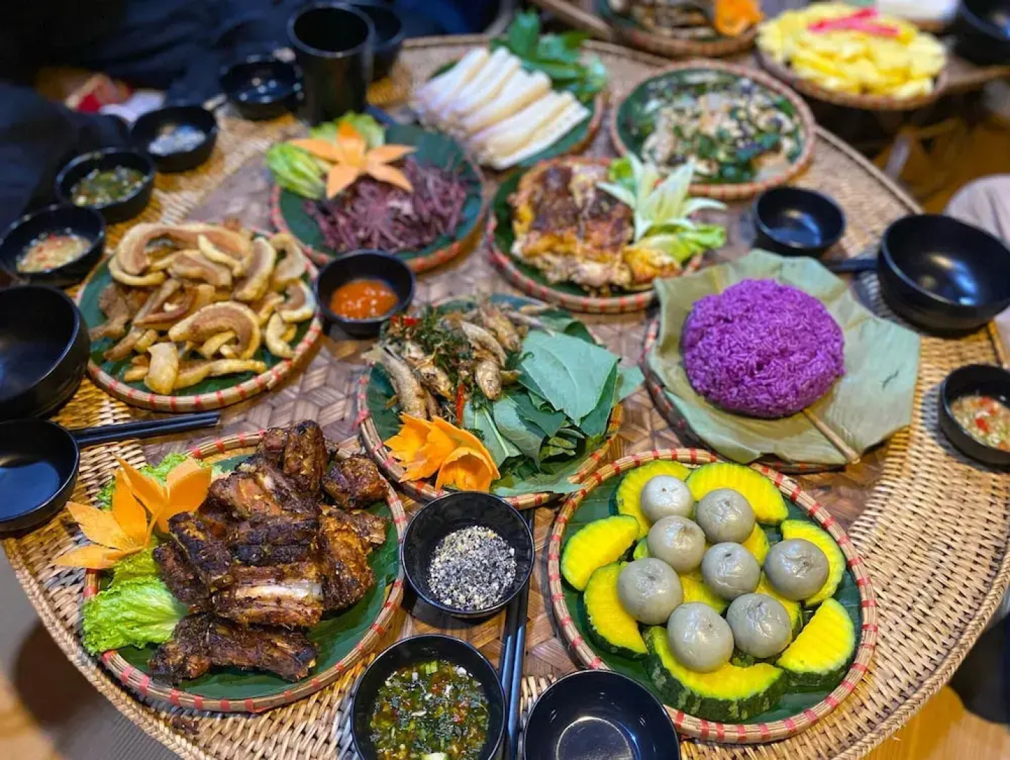 Mini Dien Bien Riverside Hotel - Lang Thai