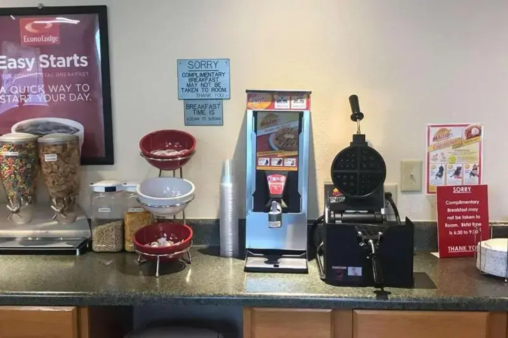 Econo Lodge & Suites