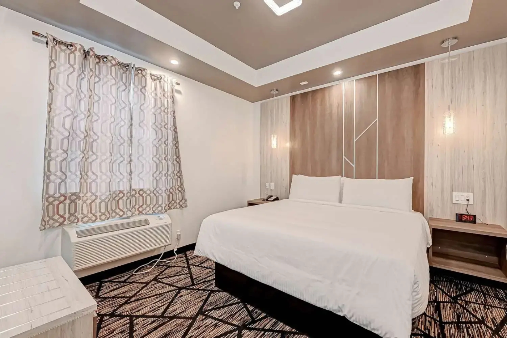 Comfeeni Inn and Suites