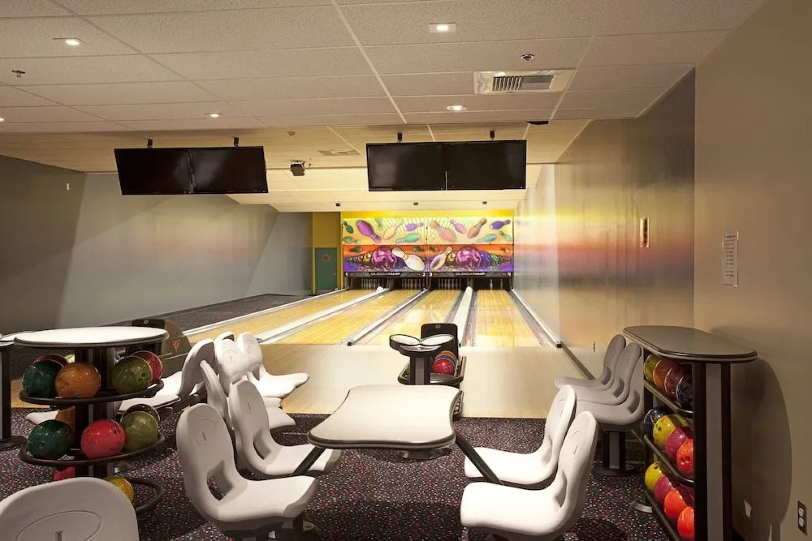 Holland Inn and Suites