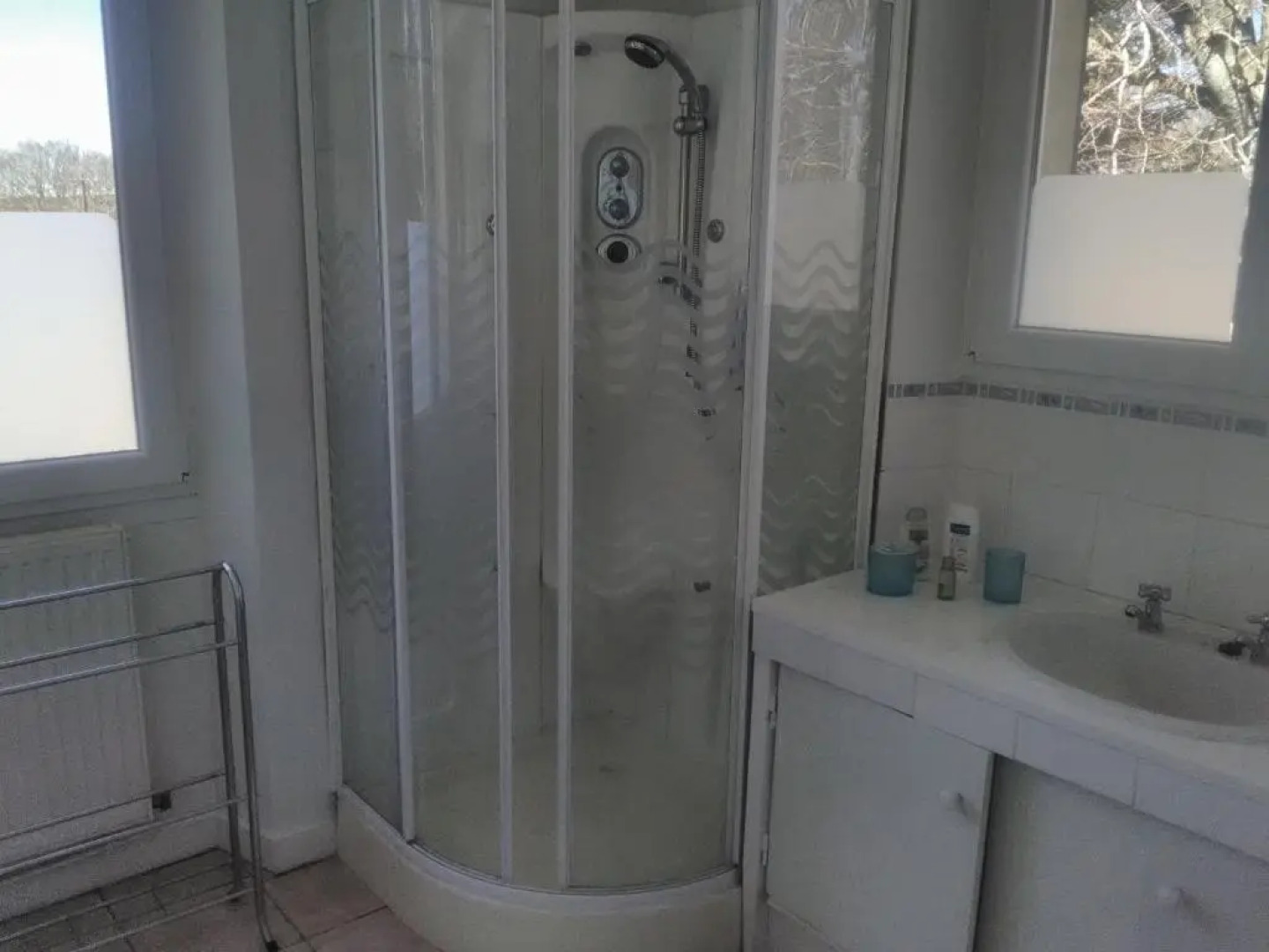 chez Black and White