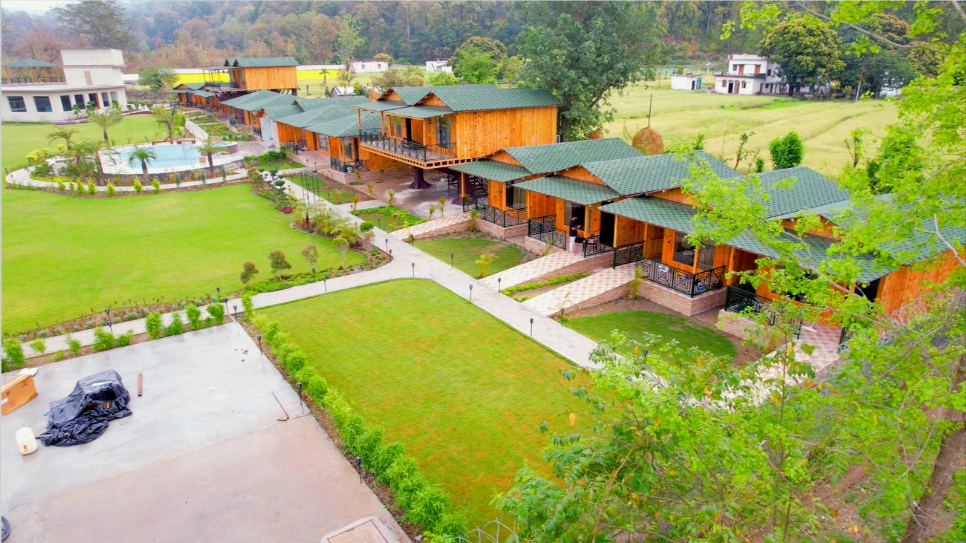 Pumpkin Hotel's Tusk N Woods