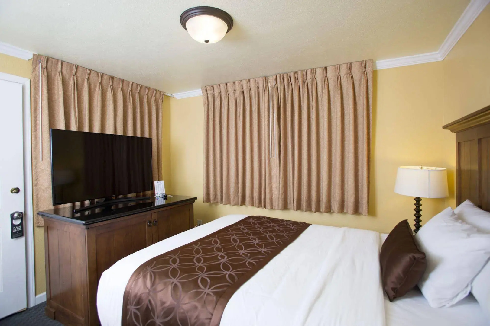 The Royal Victorian Motel