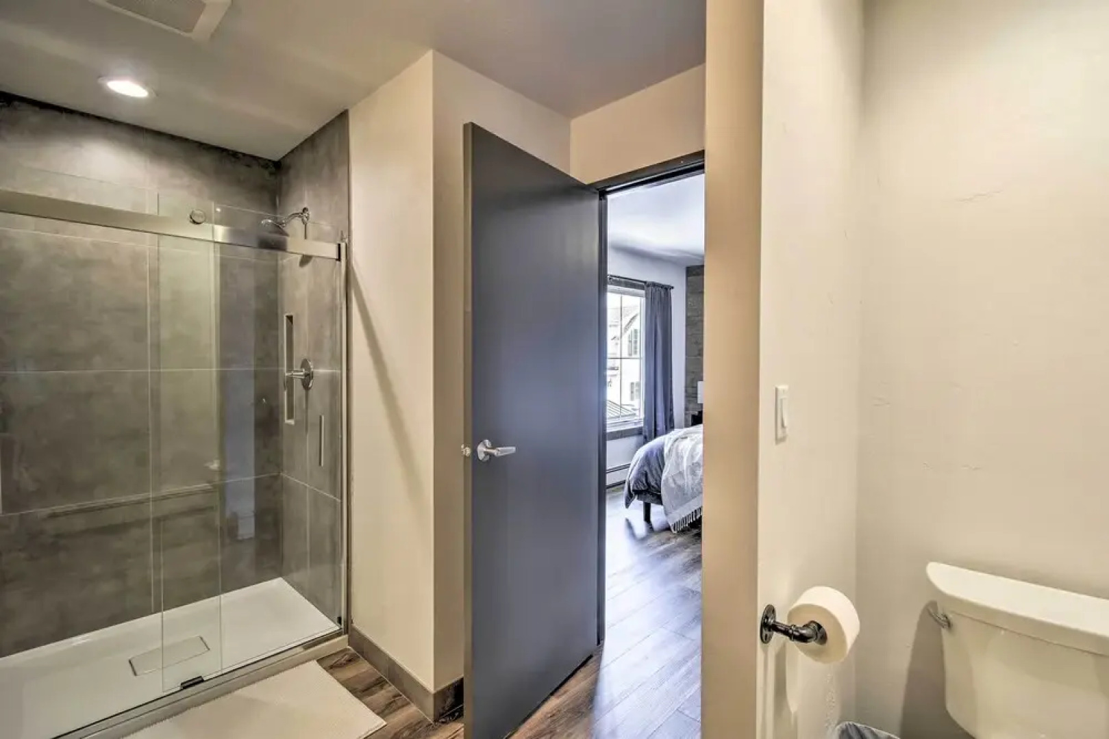 Modern Townhome w/ Deck - 1/2 Mi to Elkhart Lake!